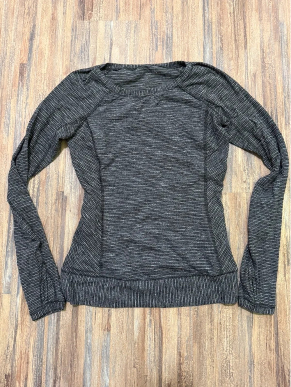 Lululemon Race Your Pace Long Sleeve size 8